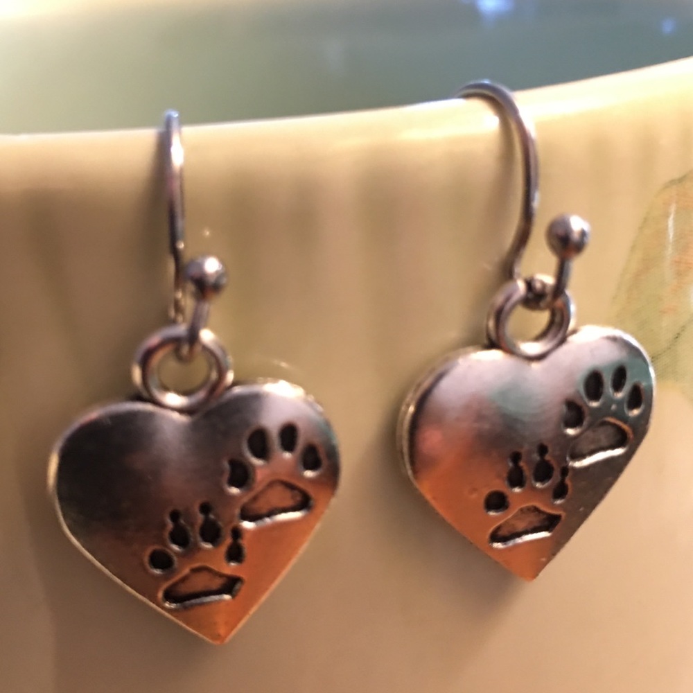 Dangling hearts cat & dog paw prints earrings